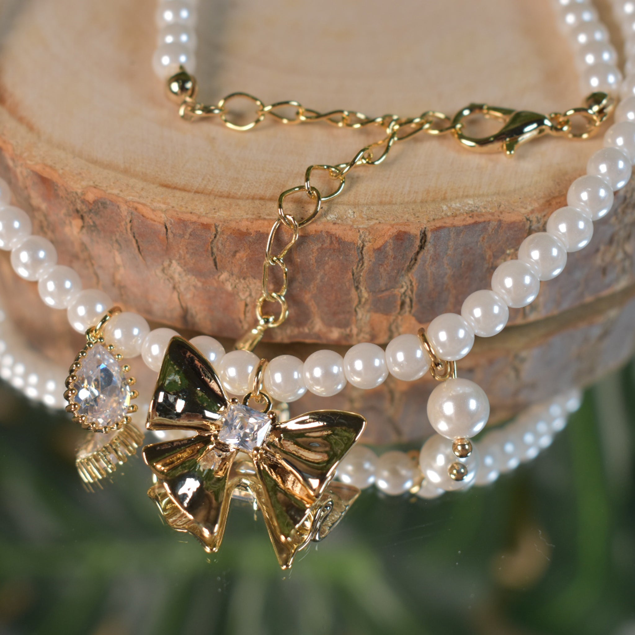 Pearls of Korea - Golden Bird Pearly Necklace